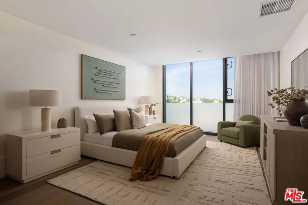8420 W Sunset Boulevard #607 West Hollywood, CA 90069