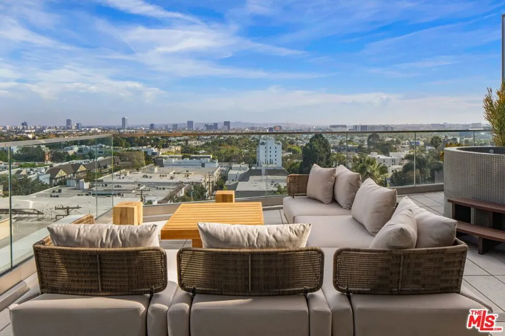 8420 W Sunset Boulevard #607 West Hollywood, CA 90069