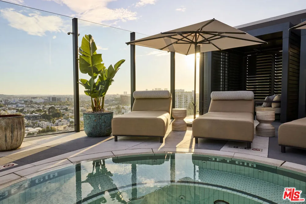 8420 W Sunset Boulevard #607 West Hollywood, CA 90069