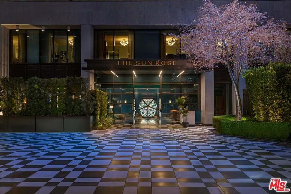 8420 W Sunset Boulevard #607 West Hollywood, CA 90069