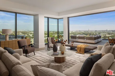 8420 W Sunset Boulevard #607