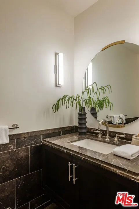 8420 W Sunset Boulevard #607 West Hollywood, CA 90069