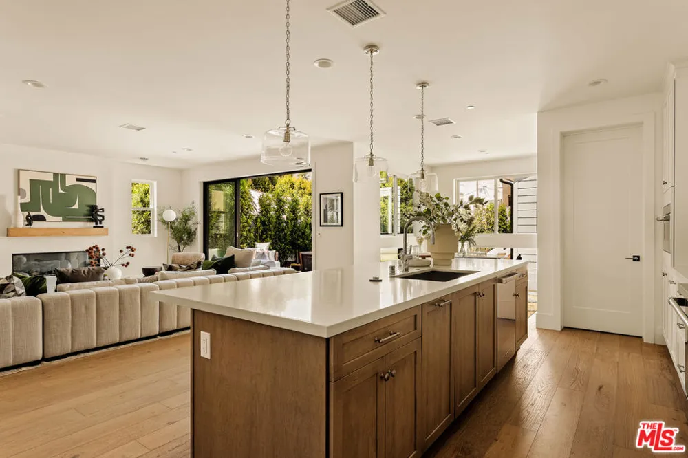 2234 Midvale Avenue Los Angeles, CA 90064