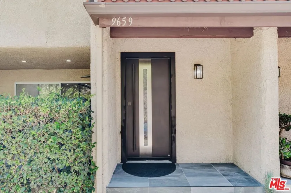 9659 Via Torino #149 Burbank, CA 91504