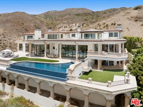 22435 Pacific Coast Highway