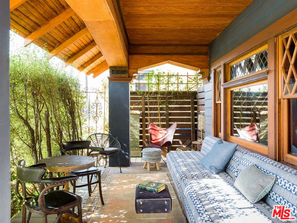1716 S Hobart Boulevard Los Angeles, CA 90006