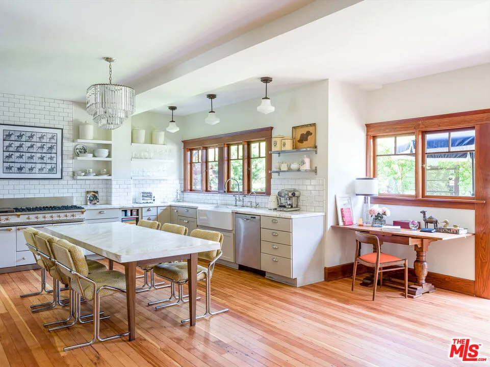 1716 S Hobart Boulevard Los Angeles, CA 90006