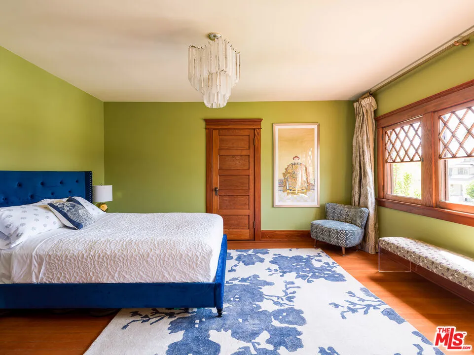 1716 S Hobart Boulevard Los Angeles, CA 90006