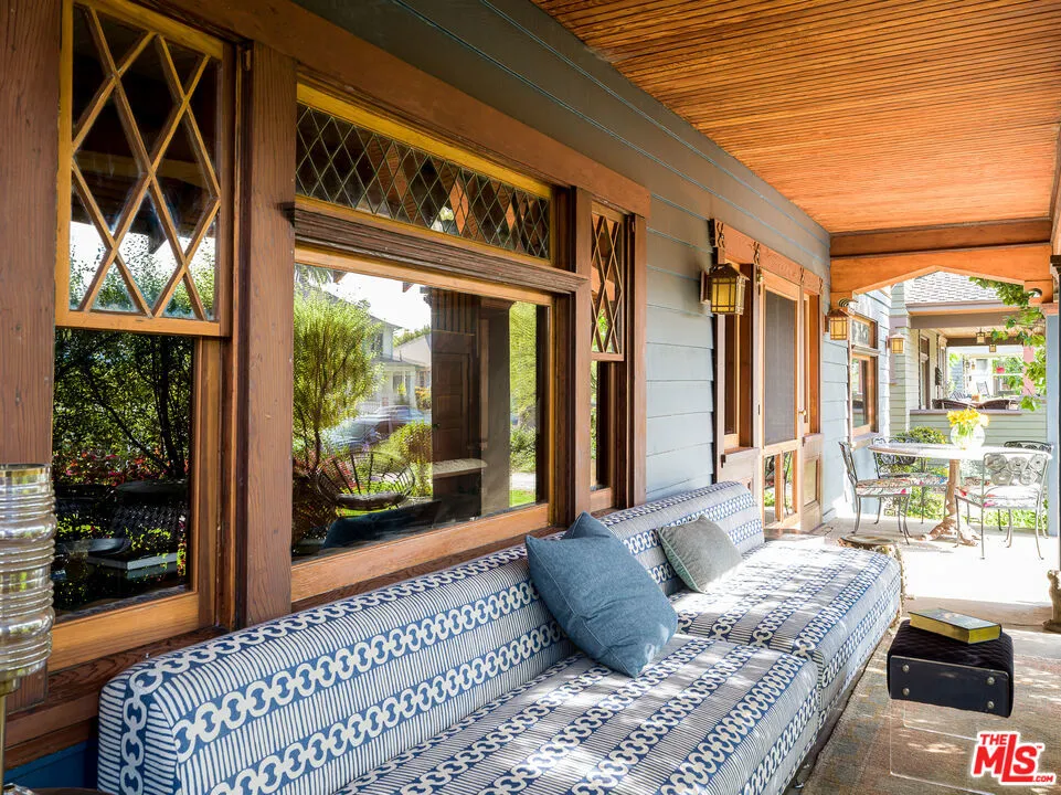1716 S Hobart Boulevard Los Angeles, CA 90006