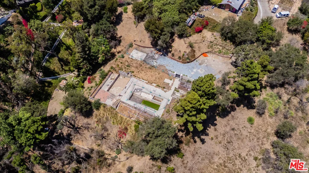 1032 El Medio Avenue Pacific Palisades, CA 90272