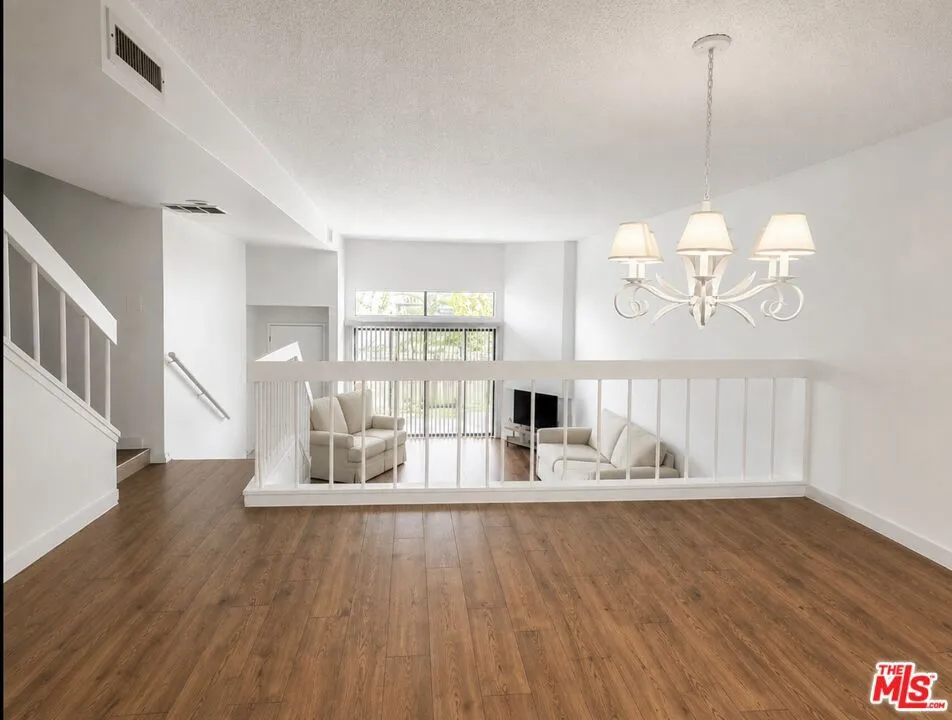 15173 Magnolia Boulevard #E Los Angeles, CA 91403