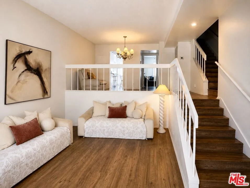 15173 Magnolia Boulevard #E Los Angeles, CA 91403