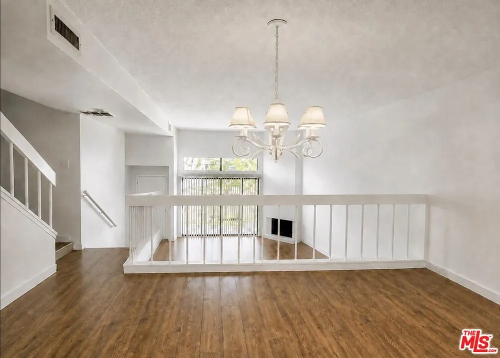 15173 Magnolia Boulevard #E Los Angeles, CA 91403