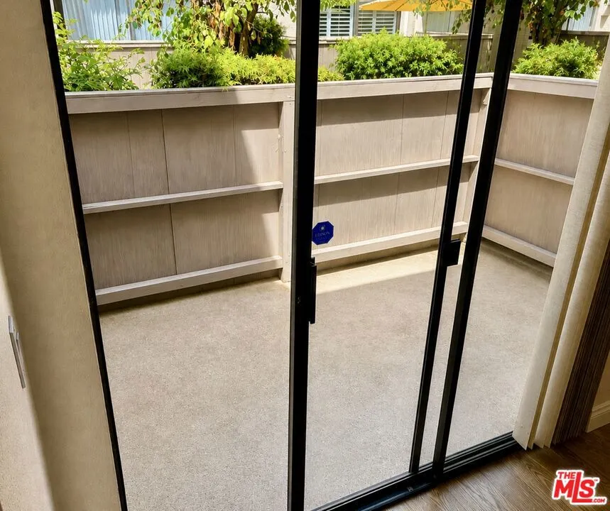 15173 Magnolia Boulevard #E Los Angeles, CA 91403