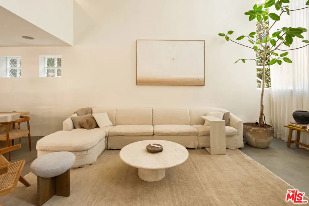 27 Paloma Avenue Venice, CA 90291