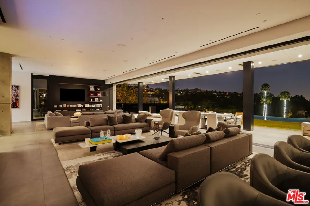1140 Summit Drive Beverly Hills, CA 90210