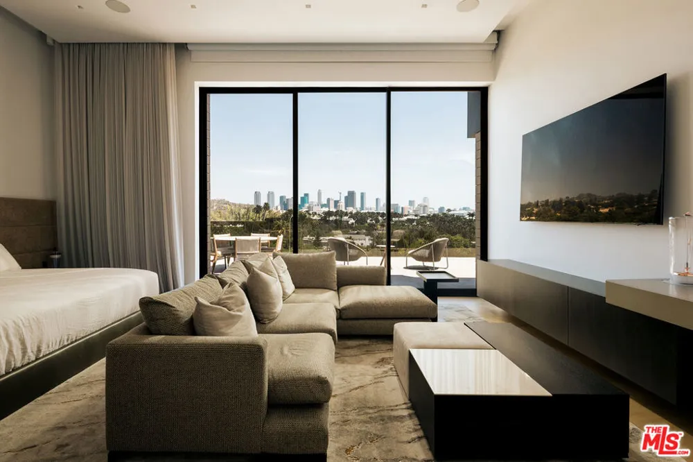 1140 Summit Drive Beverly Hills, CA 90210