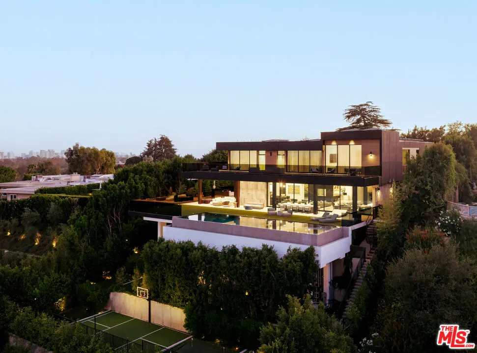 1140 Summit Drive Beverly Hills, CA 90210