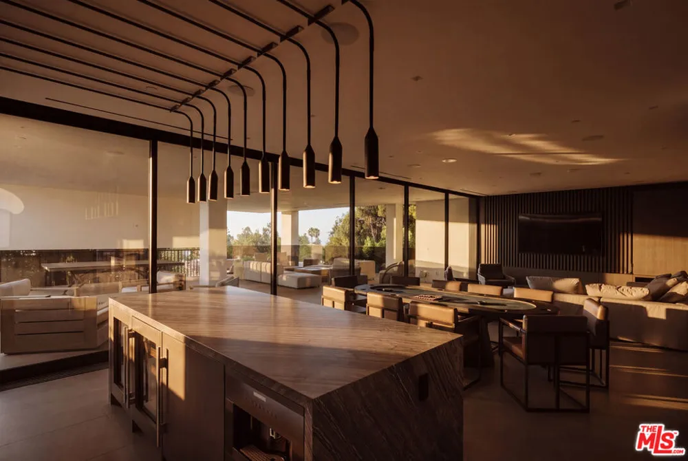 1140 Summit Drive Beverly Hills, CA 90210