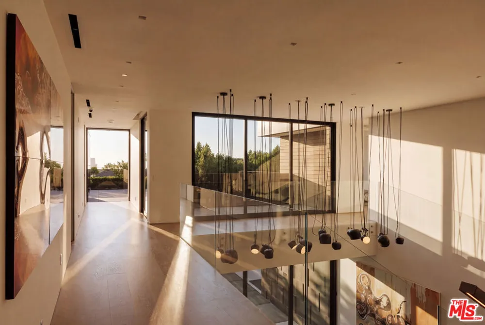 1140 Summit Drive Beverly Hills, CA 90210