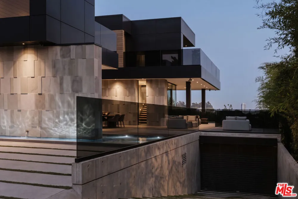1140 Summit Drive Beverly Hills, CA 90210