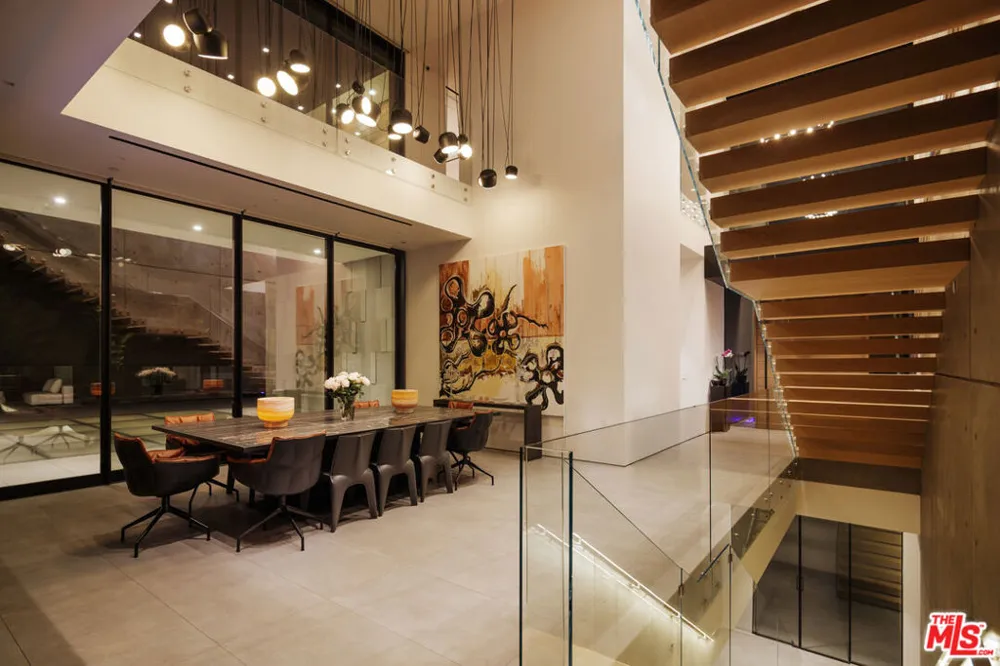 1140 Summit Drive Beverly Hills, CA 90210