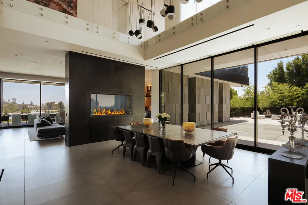 1140 Summit Drive Beverly Hills, CA 90210