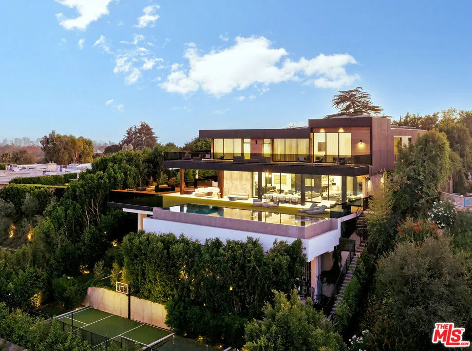1140 Summit Drive Beverly Hills, CA 90210