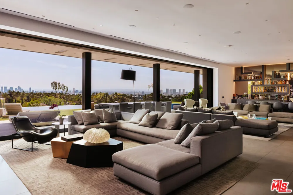1140 Summit Drive Beverly Hills, CA 90210