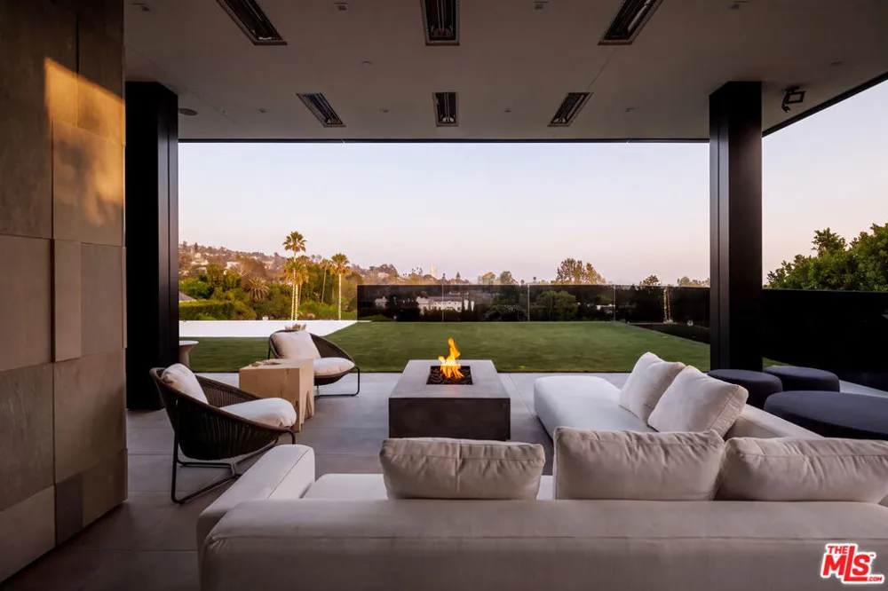 1140 Summit Drive Beverly Hills, CA 90210
