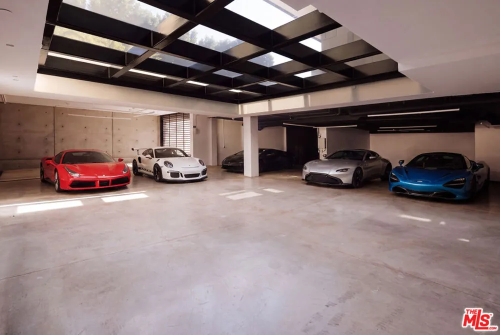 1140 Summit Drive Beverly Hills, CA 90210