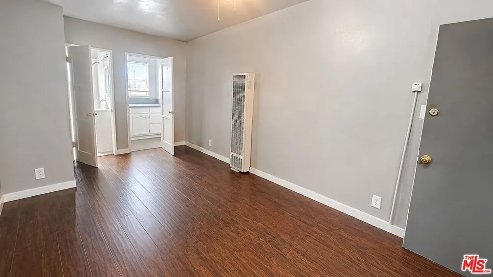 1351 S Cochran Avenue #10 Los Angeles, CA 90019