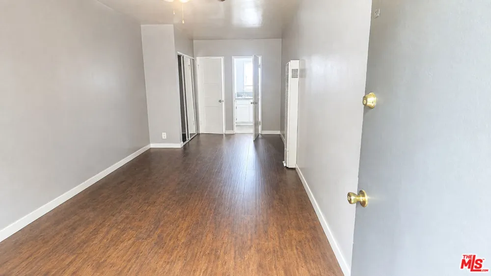 1351 S Cochran Avenue #10 Los Angeles, CA 90019