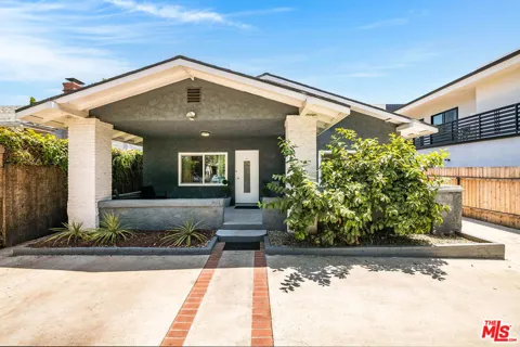 838 Ridgewood Place