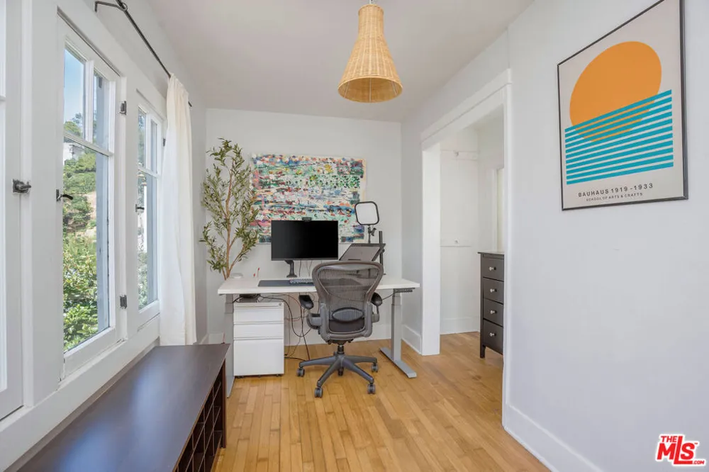 2306 Loma Vista Place Los Angeles, CA 90039