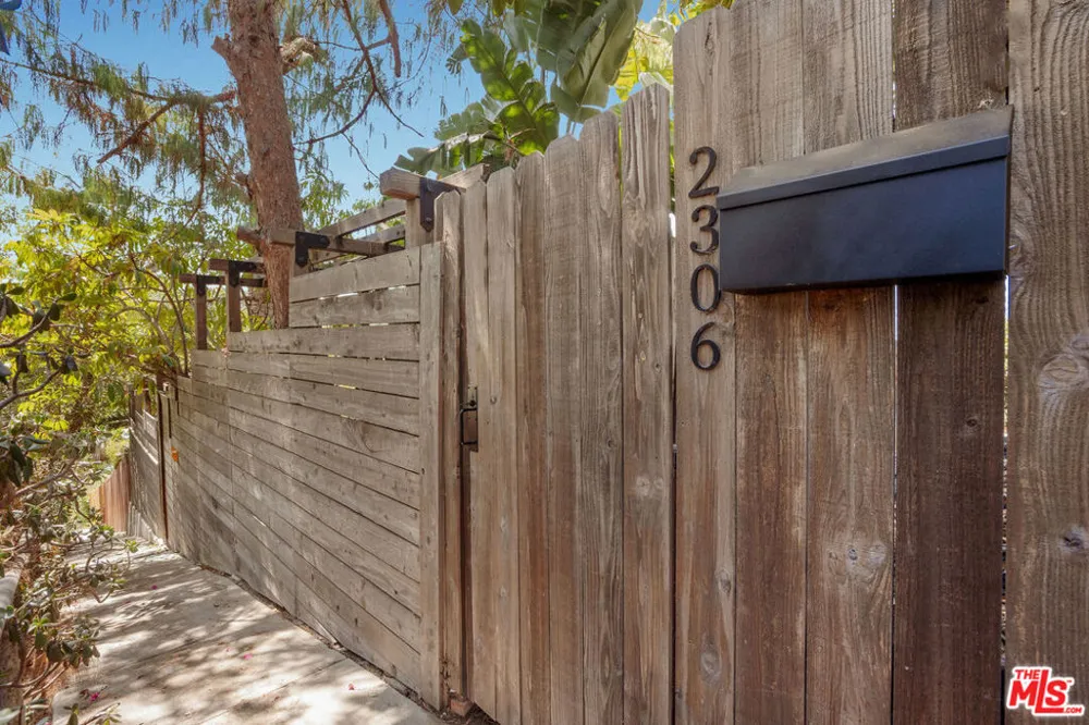 2306 Loma Vista Place Los Angeles, CA 90039