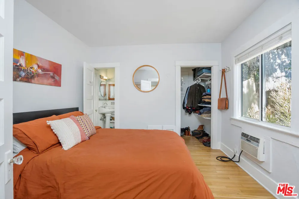 2306 Loma Vista Place Los Angeles, CA 90039