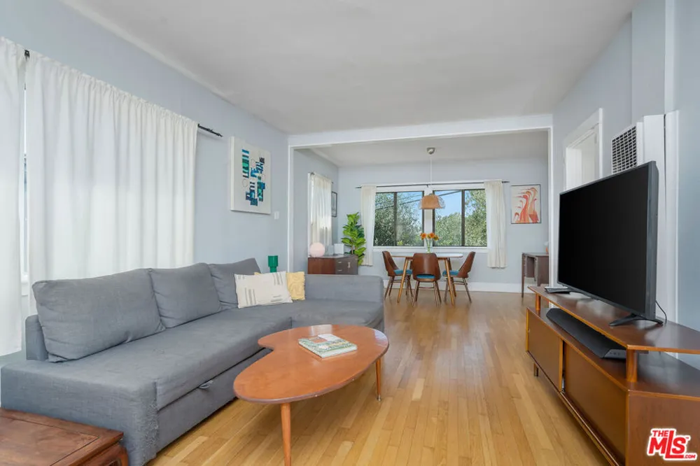 2306 Loma Vista Place Los Angeles, CA 90039