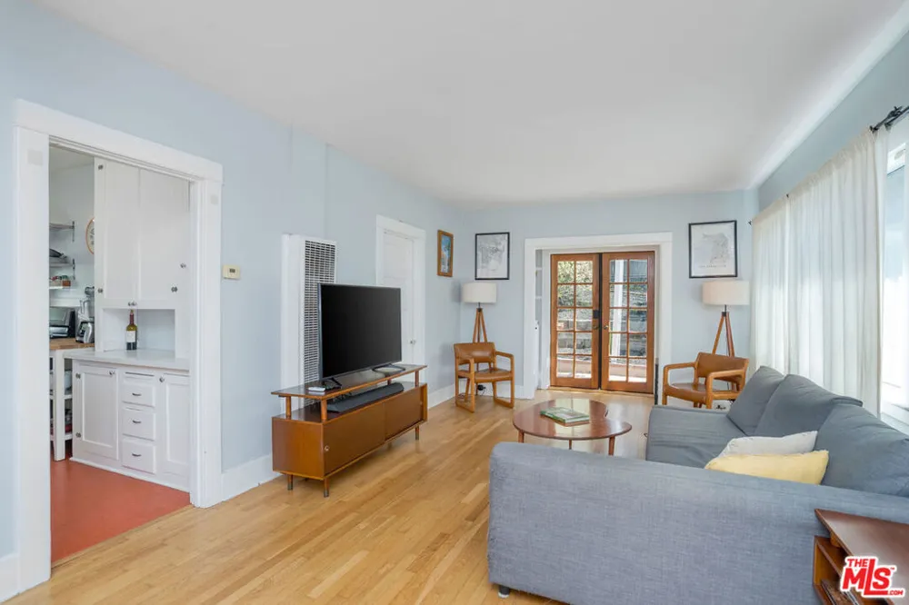 2306 Loma Vista Place Los Angeles, CA 90039