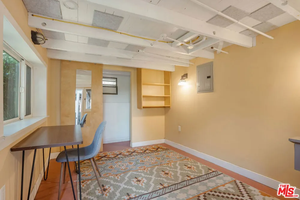 2306 Loma Vista Place Los Angeles, CA 90039