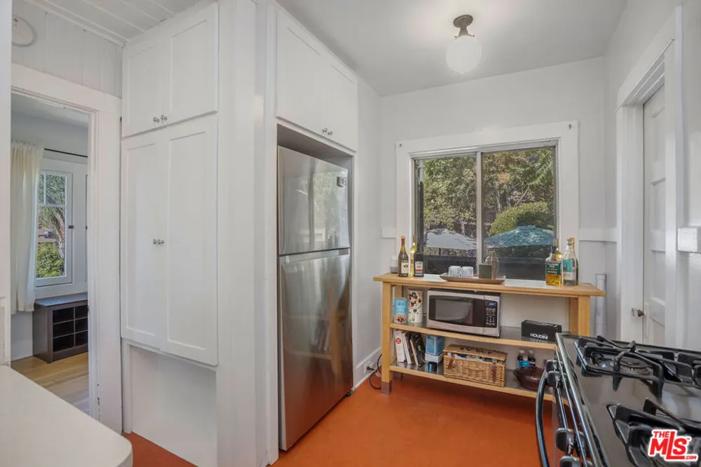 2306 Loma Vista Place Los Angeles, CA 90039