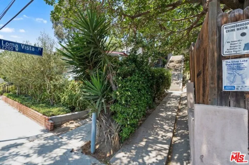 2306 Loma Vista Place Los Angeles, CA 90039