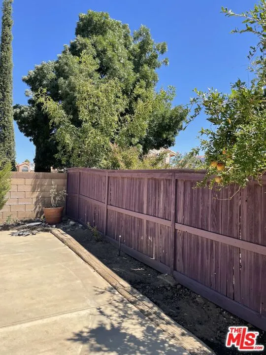 2611 Gemstone Avenue Palmdale, CA 93551