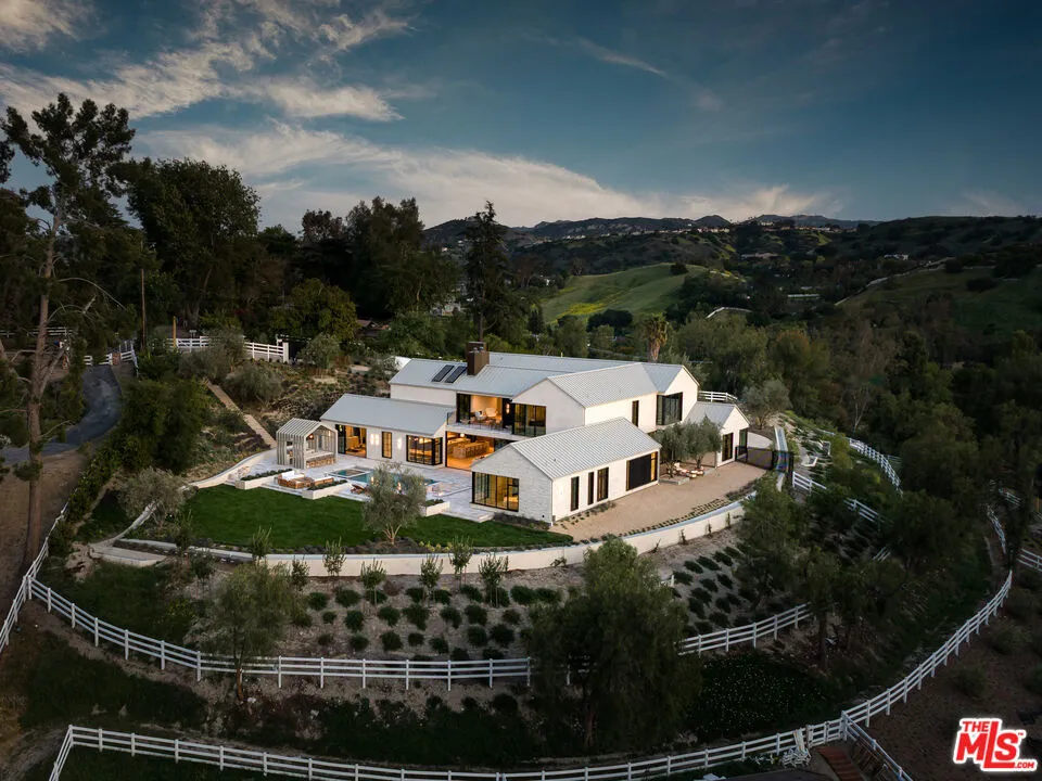 24172 Lupin Hill Road Hidden Hills, CA 91302