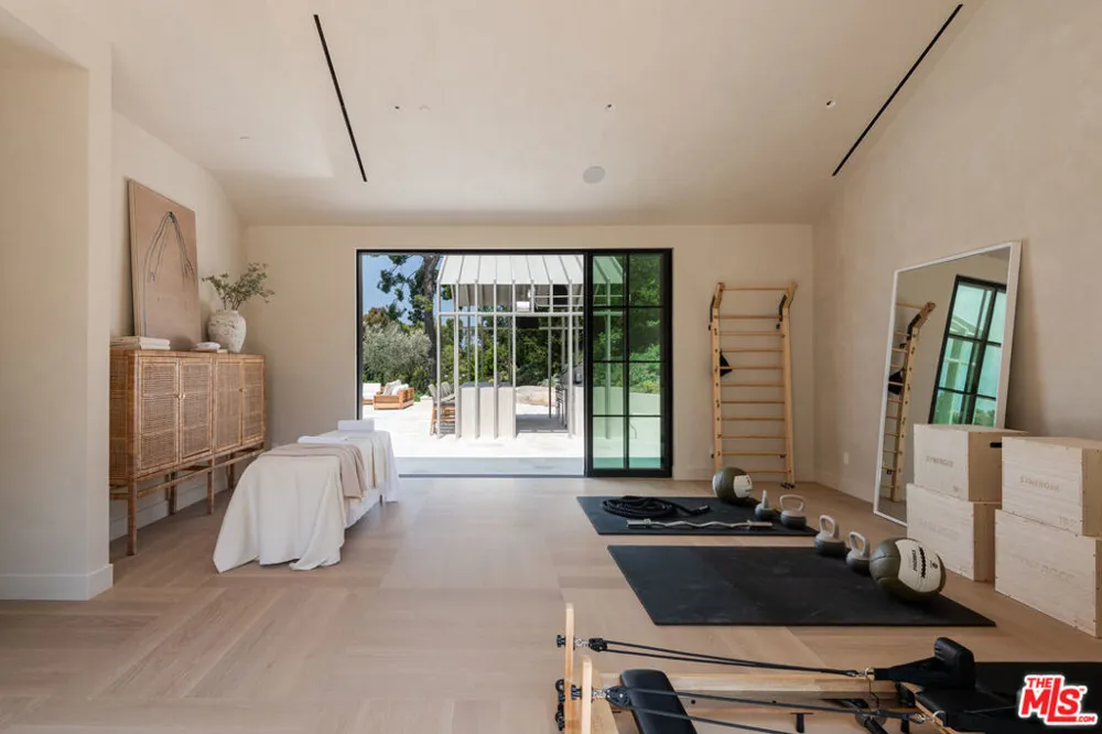 24172 Lupin Hill Road Hidden Hills, CA 91302