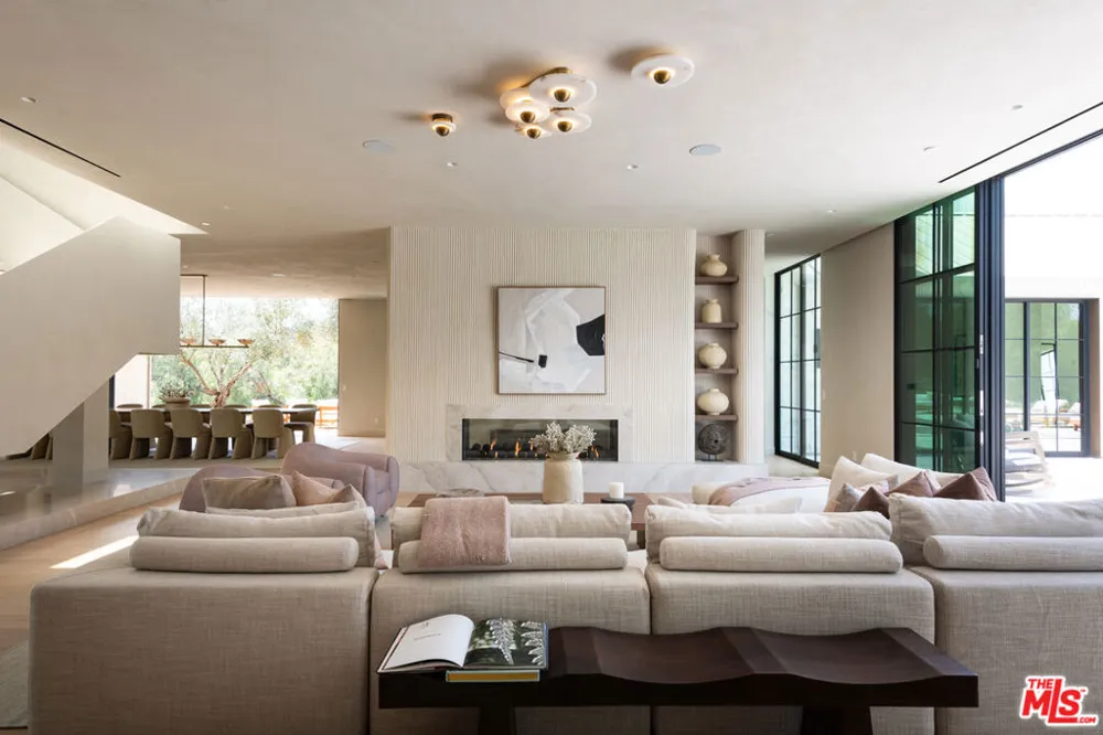 24172 Lupin Hill Road Hidden Hills, CA 91302