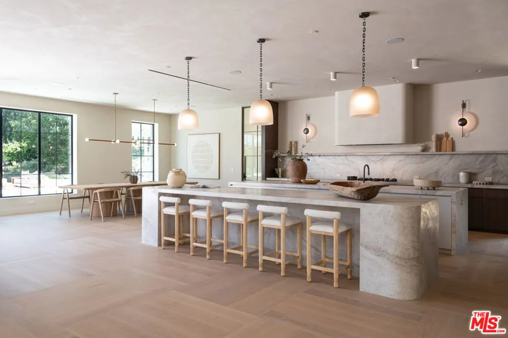 24172 Lupin Hill Road Hidden Hills, CA 91302
