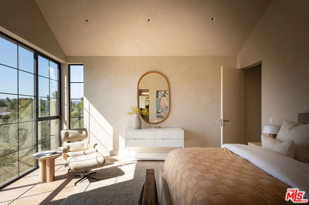24172 Lupin Hill Road Hidden Hills, CA 91302