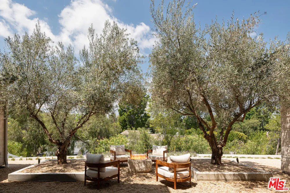 24172 Lupin Hill Road Hidden Hills, CA 91302
