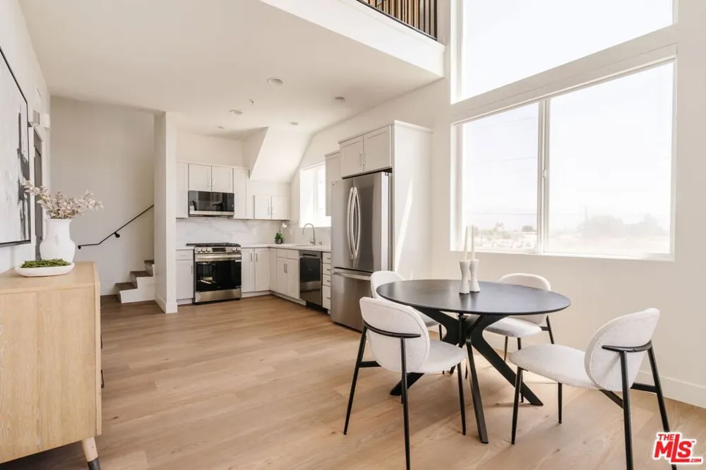 11011 Huston Street #PH3 North Hollywood, CA 91601